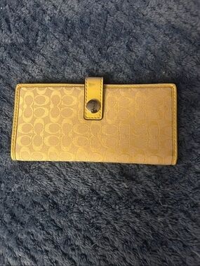 Vintage Coach Yellow Signature Continental Wallet with Snap Closure